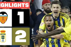 Valencia vs Real Oviedo 1-2: Arnaut Danjuma sớm mở bàn nhưng Luka Ilic, Salomon Rondon ngược dòng chiến thắng trong phút 85, 86, Luka Ilic nhận thẻ đỏ