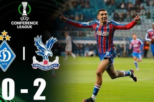 Dynamo Kyiv vs Crystal Palace 0-2: Yeremy Pino cú đúp kiến tạo, Daniel Munoz đánh đầu mở tỷ số, Eddie Nketiah chốt hạ kỷ lục 19 trận bất bại trong lịch sử CLB 