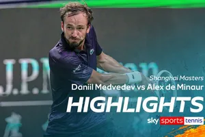 Daniil Medvedev vs Alex De Minaur 6-4, 6-4: Medvedev thể hiện đẳng cấp, nhanh chóng hạ Minaur, gặp Rinderknech ở bán kết Shanghai Masters 2025