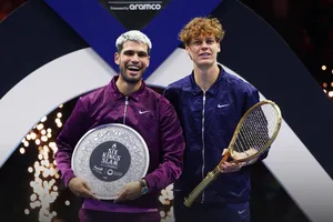 Carlos Alcaraz vs Jannik Sinner 2-6, 4-6: Sau 1 giờ 13 phút Sinner hạ Alcaraz, bảo vệ thành công ngôi vô địch Six Kings Slam, nhận thưởng 6 triệu USD
