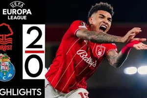 Nottingham Forest vs Porto 2-0: Gibbs-White mở bàn trên chấm penalty, Igor Jesus chốt hạ chiến thắng gọn gàng