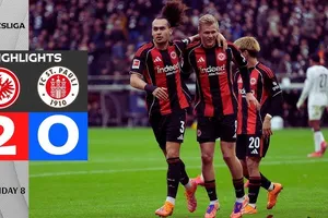 Eintracht Frankfurt vs St Pauli 2-0: Ngày Jonathan Burkardt tỏa sáng cú đúp, Frankfurt vượt mặt xếp trên Hoffenheim dù bằng điểm trên bảng xếp hạng