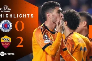 Rangers vs AS Roma 0-2: Matias Soule chớp thời cơ đệm bóng cận thành, Lorenzo Pellegrini đệm bóng tung lưới thủ thành Jack Butland