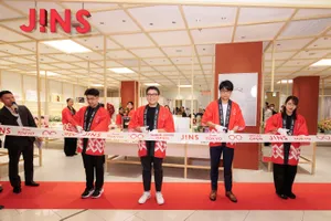 JINS (Nhật Bản) khai trương cửa hàng mắt kính đầu tiên tại Saigon Centre ngày 8-11