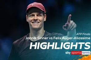 Jannik Sinner vs Felix Auger Aliassime 7-5, 6-1: Auger Aliassime chấn thương phải bỏ cuộc, Sinner nuôi hy vọng tái đấu cuối năm với Carlos Alcaraz