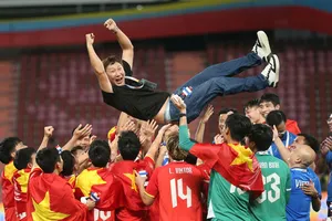 U22 Việt Nam vs U22 Thái Lan 3-2: Burapha, Ratree áp đảo, Đình Bắc, Thanh Nhàn giúp HLV Kim Sang-sik đăng quang HCV SEA Games