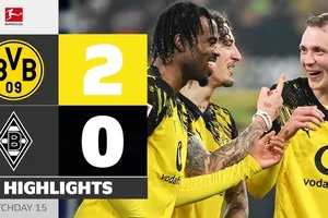 Borussia Dortmund vs M'gladbach 2-0: Brandt sút cận thành mở bàn, Beier góp công giúp HLV Kovac bám đuổi Bayern, tạm xếp nhì Bundesliga
