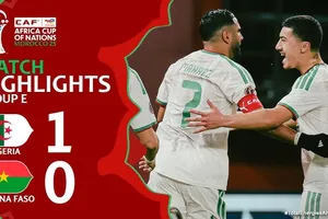 Algeria vs Burkina Faso 1-0: Riyad Mahrez ghi bàn duy nhất trên chấm penalty, bỏ túi 3 điểm, củng cố ngôi đầu bảng E
