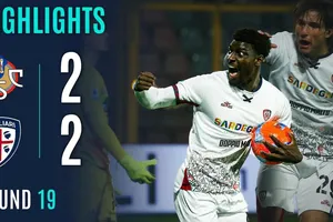 Cremonese vs Cagliari 2-2: Dennis Johnsen, Jamie Vardy sớm áp đảo nhưng Ndary Adopo, Fritz Junior Trepy ngược dòng chia điểm kịch tính