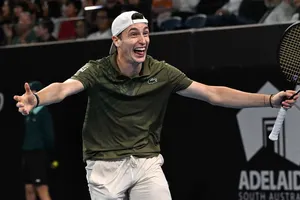 Ugo Humbert vs Tomas Machac 4-6, 7(7)-6(2), 2-6: Hạ Humbert chật vật, Machac đăng quang vô địch Adelaide 2026 