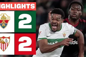 Elche vs Sevilla 2-2: Aleix Febas mở bàn, German Valera nhân đôi tỷ số nhưng Akor Adams xuất thần cú đúp bàn thắng nhờ penalty cứu thua