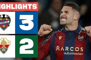 Levante vs Elche 3-2: Alvaro Rodriguez lập công, Pablo Martinez, La Fuente ngược dòng, Adam Boayar ghi bàn, Alan Matturro chốt hạ