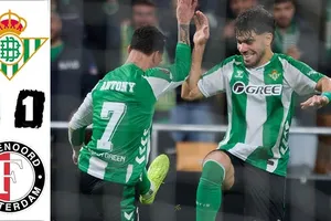 Real Betis vs Feyenoord 2-1: Antony sút xa đẹp mắt, Abde nhân đôi tỷ số, Tengstedt ghi bàn, Feyenoord bị loại, Betis đi tiếp Europa League
