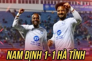 Nam Định vs Hà Tĩnh 1-1: Percy Tau sớm mở bàn phút thứ 4, Quốc Dân đá dội xà ngang, Albertine kịp chia điểm phút bù giờ cuối cùng