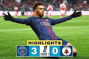 PSG vs Metz 3-0: Doue sớm mở bàn phút thứ 3, Barcola, Ramos chốt hạ chiến thắng, PSG hơn Lens 2 điểm, tạm giữ ngôi đầu bảng Ligue 1 