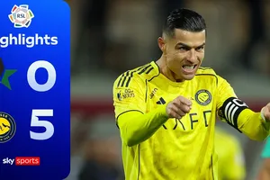 Al Najma vs Al Nassr 5-0: Ronaldo sớm khai bàn trên chấm penalty, Coman, Martinez, Sadio Mane chốt hạ chiến thắng 5 sao, tạm dẫn đầu SPL