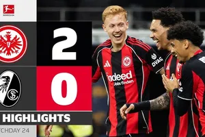 Frankfurt vs Freiburg 2-0: Hiệp 2 bùng nổ, Fares Chaibi tỉa bóng mở bàn, Matteo Bahoya bấm bóng điệu nghệ chốt hạ chiến thắng