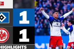 Hamburger vs Augsburg 1-1: Arthur Chaves mở bàn, Yeboah Konigsdorffer cứu thua, Miro Muheim nhận thẻ đỏ, Augsburg xếp trên Hamburger