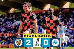 Lorient vs Marseille 2-0: Panos Katseris đệm bóng cận thành, Bamba Dieng chích bóng ấn định chiến thắng, Lorient bất ngờ hạ Marseille