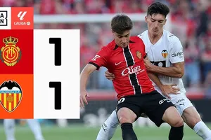 Mallorca vs Valencia 1-1: Samu Costa đánh đầu cận thành tung nóc lưới, Umar Sadiq chớp thời cơ đánh đầu cứu thua, chia điểm kịch tính, củng cố tốp 3 La Liga