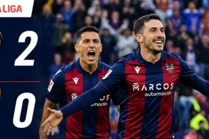 Levante vs Sevilla 2-0: Iván Romero xuất thần cú đúp đẹp mắt, Levante bỏ túi 3 điểm quý giá, kỳ vọng thoát nhóm xuống hạng La Liga