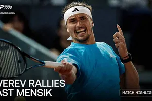 Jakub Mensik vs Alexander Zverev 4-6, 7-6(4), 3-6: Chật vật thắng Mensik, Zverev gặp hạt giống số 10 Fabio Cobolli ở tứ kết Madrid Open