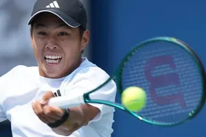 Learner Tien vs Damir Dzumhur 6-2, 6-1: Tay vợt gốc Việt dễ dàng hạ Dzumhur, hiên ngang gặp Alexander Bublik ở vòng 3 Rome Open 2026