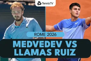 Daniil Medvedev vs Pablo Llamas Ruiz 3-6, 6-4, 6-2: Sau 2 giờ 9 phút thắng Llamas Ruiz, Medvedev ngược dòng giành vé vòng 4 Roma Open