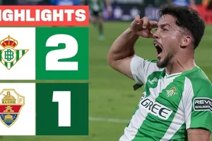 Real Betis vs Elche 2-1: Cucho Hernandez sớm mở bàn, Hector Fort gỡ hòa, Leo Petrot bị thẻ đỏ, Pablo Fornals chớp thời cơ giành gọn 3 điểm