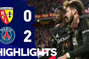 Lens vs PSG 0-2: Kvaratskhelia, Ibrahim Mbaye lần lượt khoe tài ghi bàn, PSG khẳng định sức mạnh, hơn hẳn Lens 9 điểm, dẫn đầu Ligue 1