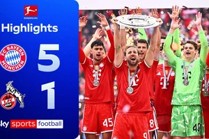 Bayern Munich vs Cologne 5-1: Harry Kane xuất thần hattrick, Bischof, Jackson lập công, Bayern chính thức vô địch Bundesliga lần thứ 35