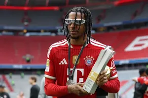 15 bàn, 19 đường kiến tạo, Michael Olise đoạt danh hiệu Cầu thủ xuất sắc nhất Bundesliga 2025-2026