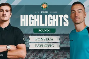 Joao Fonseca vs Luka Pavlovic 7(8)-6(6), 6-4, 6-2: Thắng chật vật Pavlovic, tay vợt 19 tuổi Fonseca đấu Dino Prizmic ở vòng 2 Roland Garros