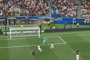 Wood kiến tạo, Elijah Just bất ngờ tung cú sút chính xác đưa New Zealand vươn lên dẫn trước 2-1