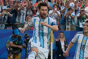 Ngôi sao Messi cứa lòng ghi siêu phẩm, ghi bàn thắng thứ 118 trong màu áo tuyển Argentina
