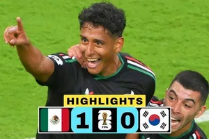 Mexico vs Hàn Quốc 1-0: Thủ môn Kim Seung Gyu và hậu vệ Lee Gi Hyuk sai lầm, Luis Romo chớp thời cơ ghi bàn, Mexico chắc vé vòng knock-out