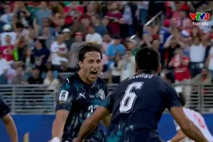 Sau 1 phút 5 giây, Matias Galarza dốc bóng tốc độ, tung cú sút hạ thủ môn Ugurcan đưa Paraguay sớm dẫn trước Thổ Nhĩ Kỳ 