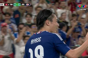 Ueda Ayase có pha đột phá và tung cú sút tuyệt đẹp chéo góc hạ thủ môn Tunisia nhân đôi cách biệt cho "Chiến binh Samurai