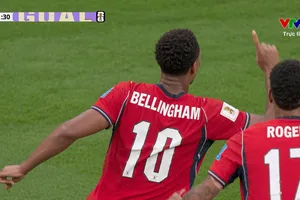 Saka bấm bóng phạt góc, Bellingham nhanh chân lập công cho "Tam sư" tạm dẫn 1-0