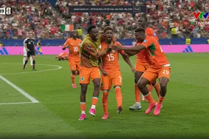 Amad Diallo đột phá cánh phải và tung cú dứt điểm gỡ hòa 1-1 cho Bờ Biển Ngà