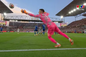 Rafael Leao treo bóng, Goncalo Ramos đánh đầu góc xa hạ thủ môn Livakovic, Bồ Đào Nha tạm vươn lên dẫn trước 2-1