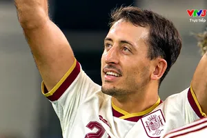Lucas Digne phạm lỗi Lamine Yamal trong vòng cấm, Mikel Oyarzabal hạ thủ môn Mike Maignan đưa Tây Ban Nha dẫn trước 1-0
