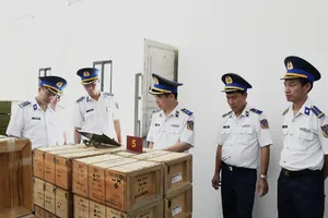 Đoàn công tác kiểm tra công tác bảo quản đạn dược tại kho quân khí Hải đoàn 32