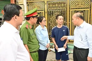 Lãnh đạo TPHCM thăm hỏi, động viên gia đình nạn nhân trong vụ cháy trên đường Trần Hưng Đạo