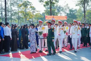 Trang trọng lễ viếng và an táng hài cốt liệt sĩ