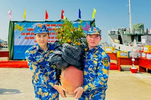 Mang hương vị mùa Xuân, tình cảm đất liền gửi đến biển, đảo tiền tiêu