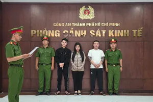 Triệt phá đường dây buôn bán “khí cười” quy mô lớn ở TPHCM