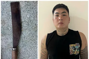 Bắt tạm giam đối tượng mang dao đến chém người tại nhà riêng 