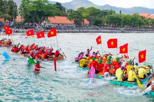 Côn Đảo: Tái hiện hào khí vượt biển tại Hội thi đua bè truyền thống lần thứ 20