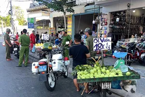Phường Rạch Dừa siết chặt quản lý đô thị, xử lý xe hàng rong tự chế